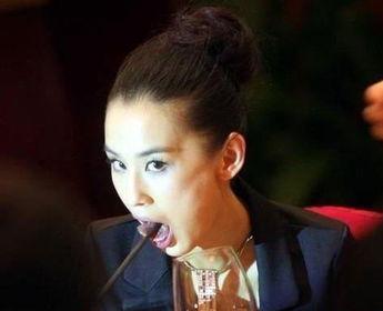 娱乐吃瓜带面具的明星,揭秘娱乐吃瓜背后的真相